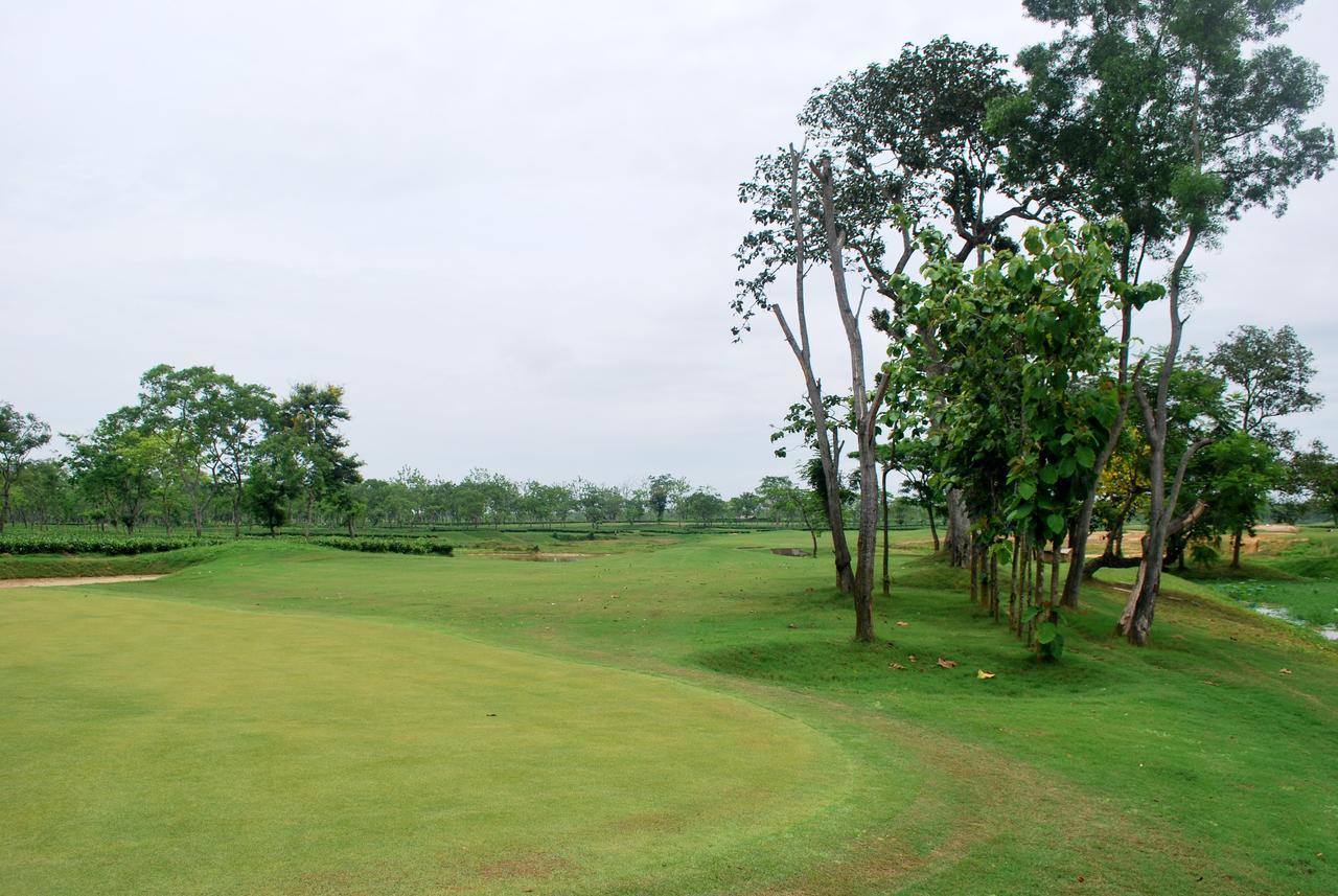 Kaziranga Golf Resort Jorhat Exterior photo